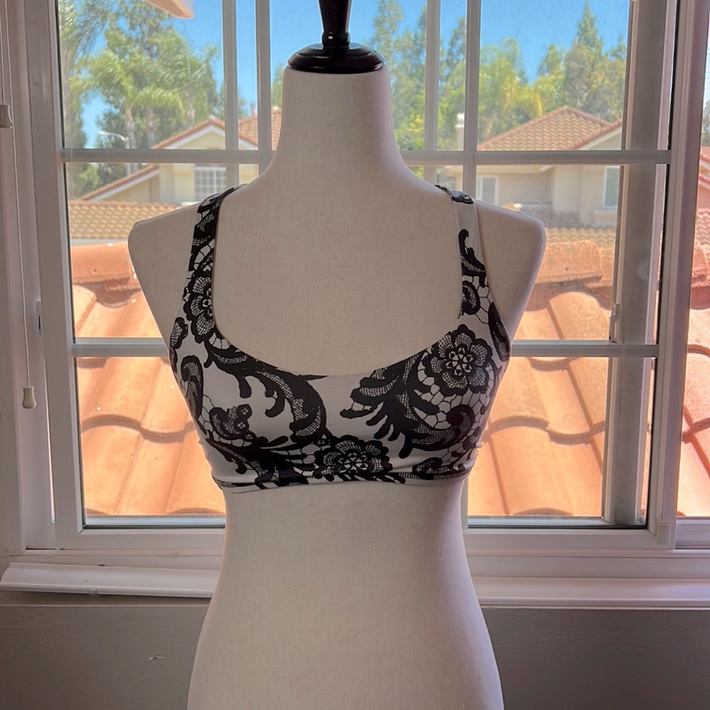 Lululemon Free to be Sports Bra Lace